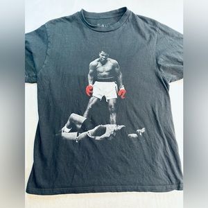 Muhammad Ali vs Sonny Linston‎ Graphic Tee Size Medium